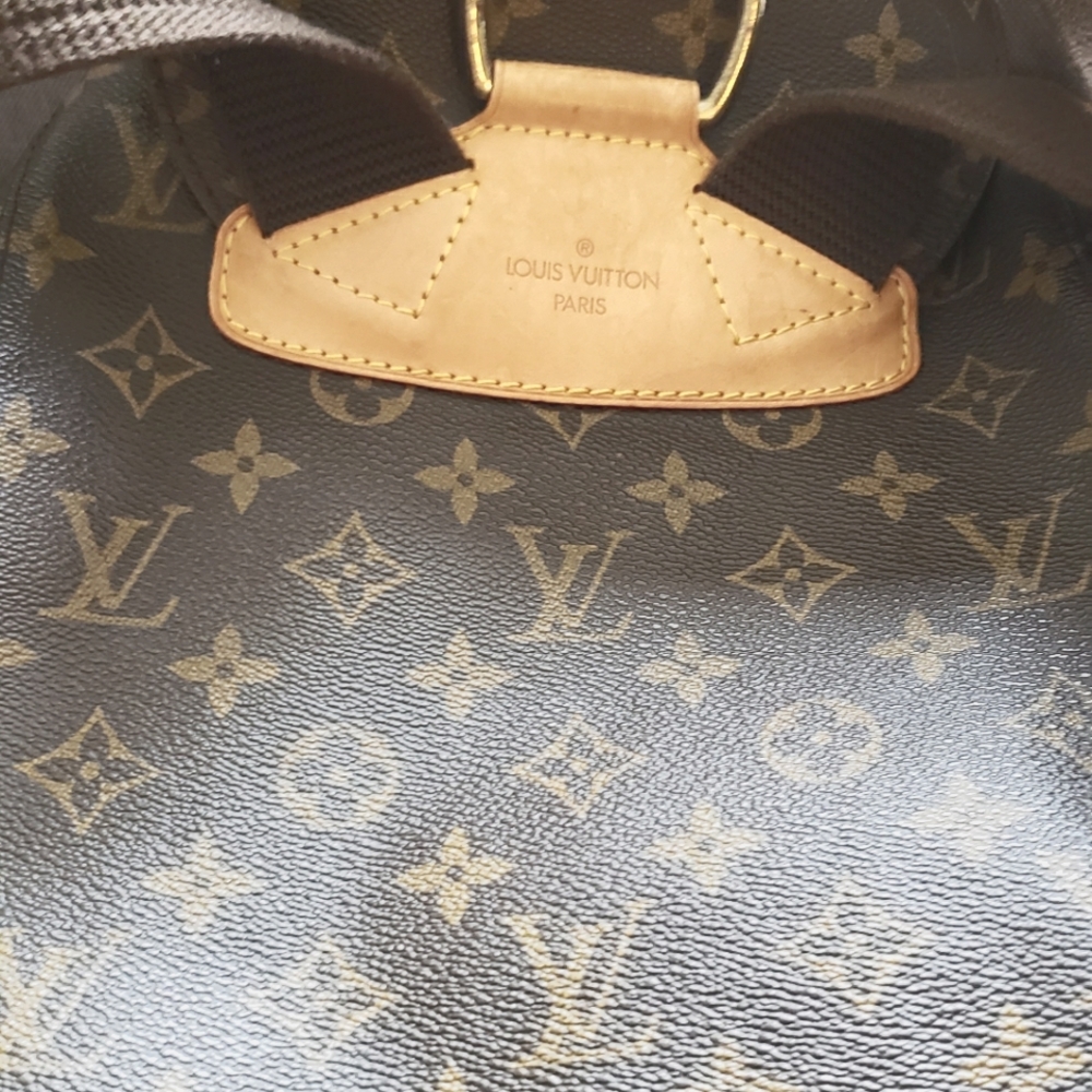 Louis Vuitton MONTSOURIS GM - Picture 8 of 15